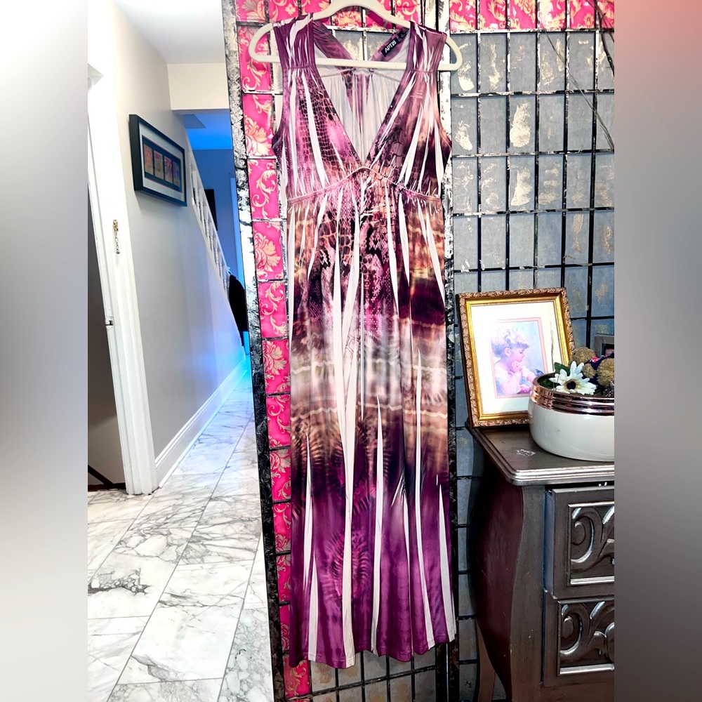 Apt. 9 Sleeveless Maxi Dress Animal Print Sexy Neckline Sz Med Looks Fabulous On